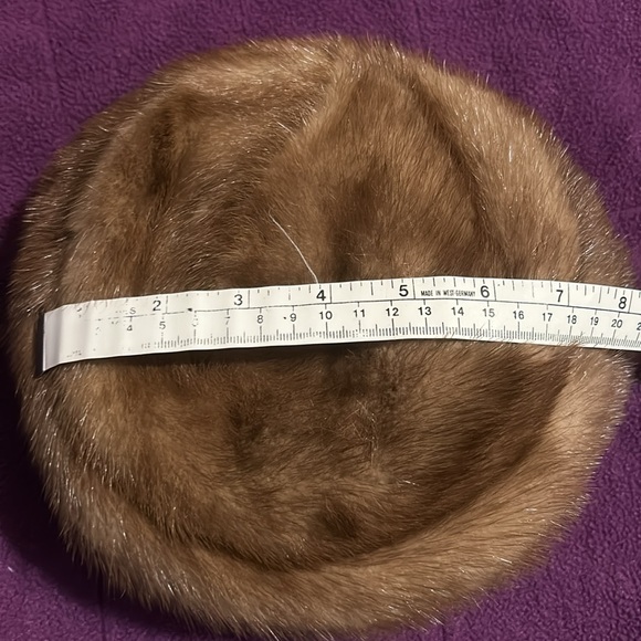 Vintage Fur Hat, One of a Kind, small size - Picture 4 of 4